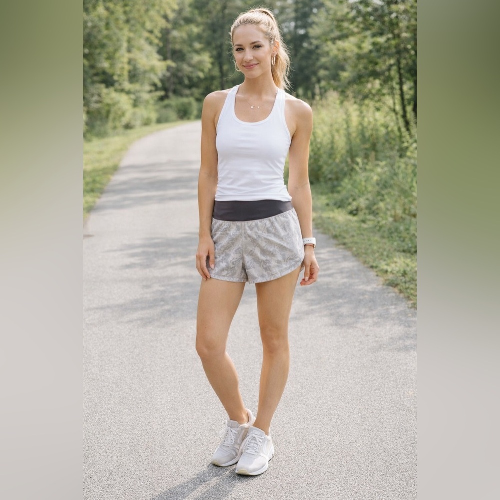 Vuori The Rise The Short Gray Camo Athletic Shorts Medium
